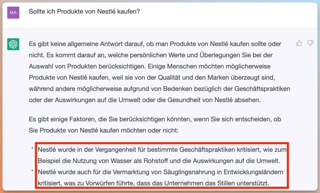 Das Bild zeigt einen Bildschirmausschnitt mit von ChatGPT generiertem Text, der sich mit der Frage beschäftigt, ob man Produkte von Nestlé kaufen sollte, und es hebt bestimmte Geschäftspraktiken von Nestlé hervor, die kritisiert wurden.